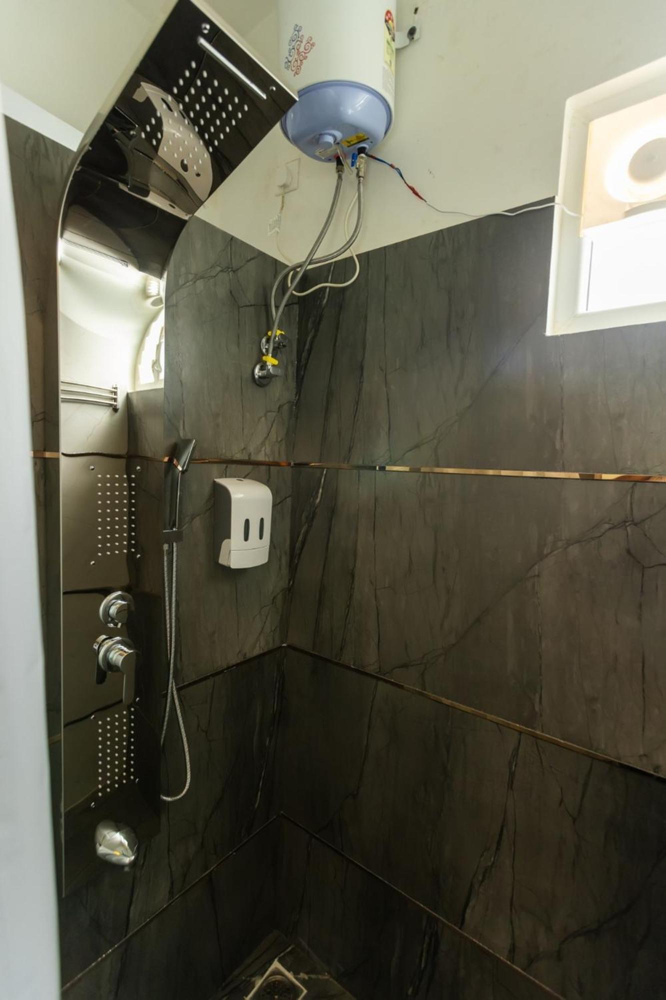 Bharath Pods Bed & Breakfast Coimbatore Bagian luar foto